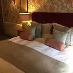 Plato's 5*