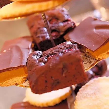 Plato's Ξενοδοχείο