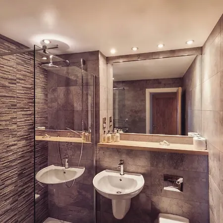 Plato's カークビー・ロンズデール