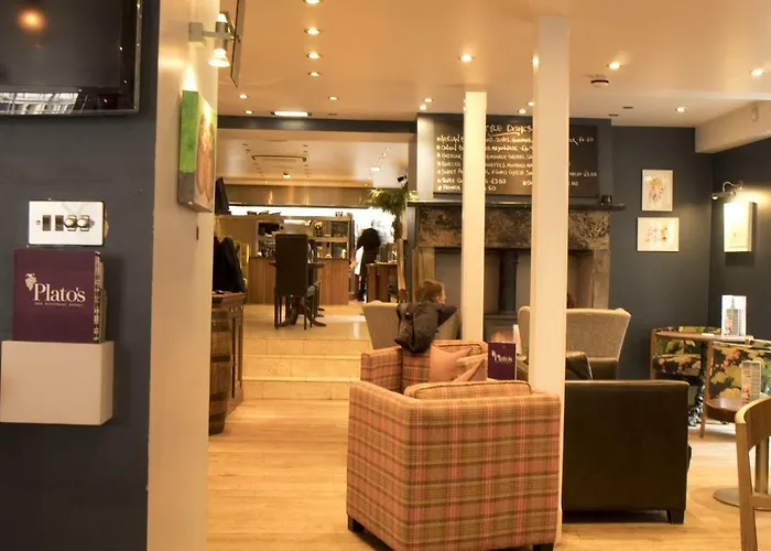 Plato's Ξενοδοχείο